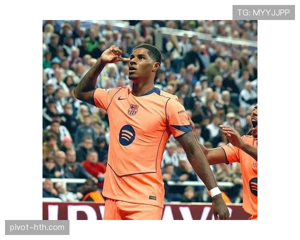 恰尔汗奥卢发挥中场核心作用,助力球队斩获关键胜利 恰尔汗奥卢发挥中场核心作用,助力球队斩获关键胜利