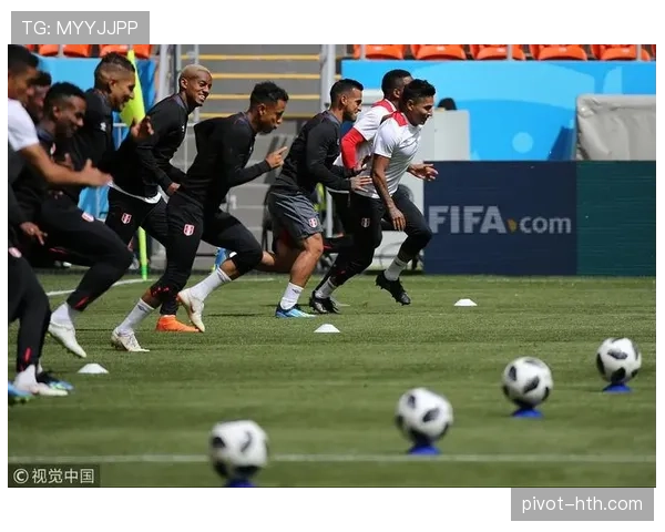 秘鲁队战术风格解析:立足防守反击,强调边路推进与定位球效率 秘鲁队战术风格解析:立足防守反击,强调边路推进与定位球效率